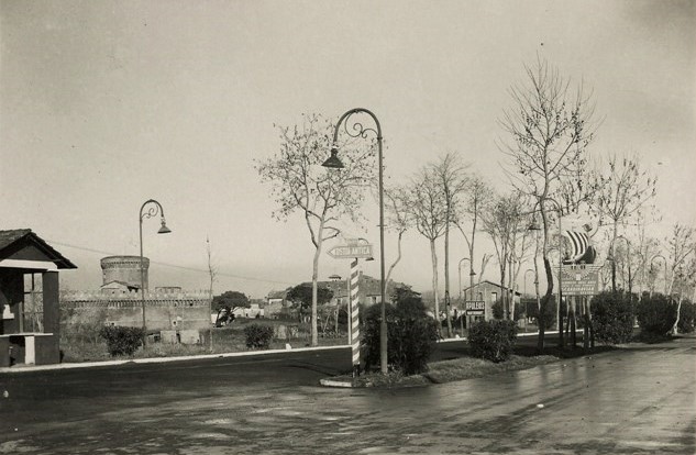 Ostia tra futuro e passato: il sovrappasso della Stazione di Ostia Antica